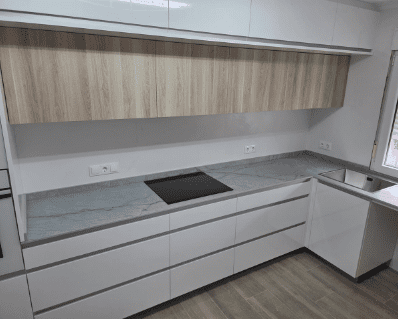 Encimeras_Porcelánico_GrisAzulado_Nombre_MármolesGarcíaNavarro